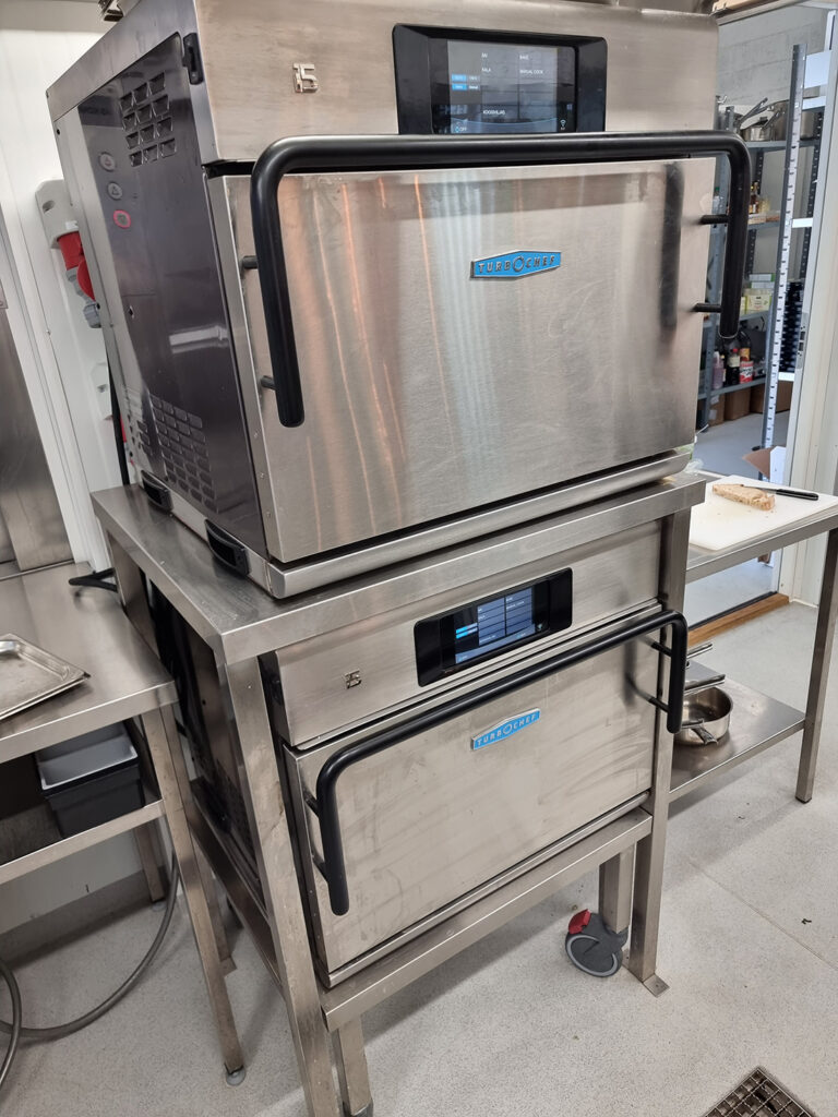 Turbochef_kiirahjud_stacked_2