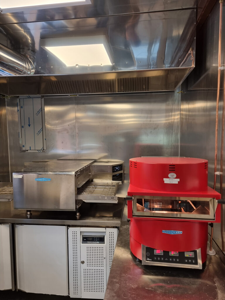 Turbochef_pitsaahjud_Männipargi_pizzeria